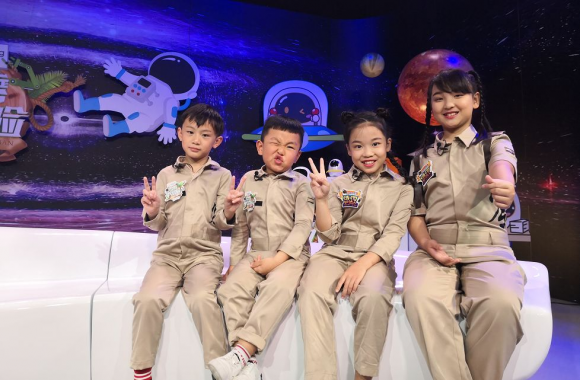 阿爾法蛋·中國詩詞小達人登陸央視少兒